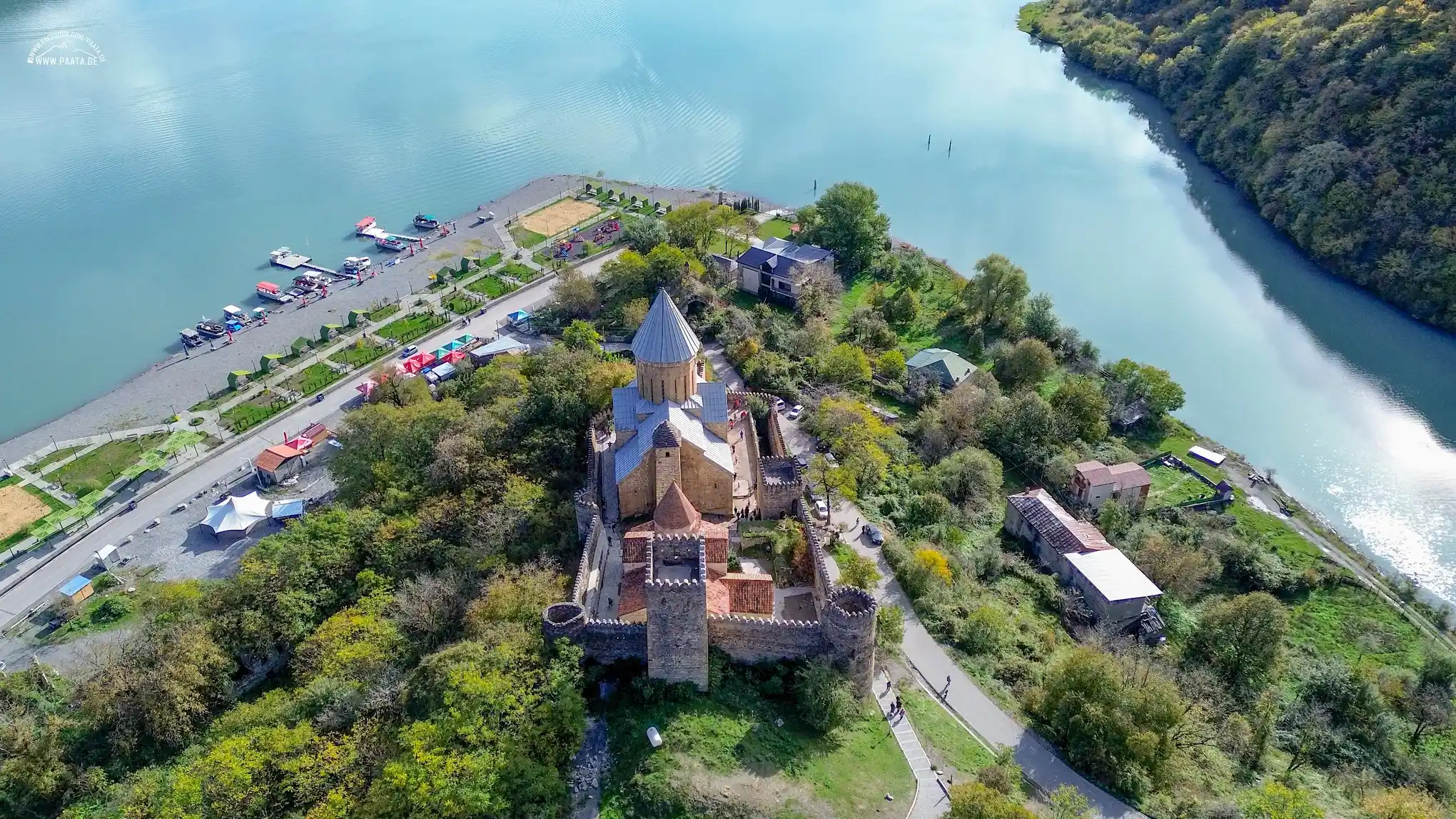 Stop 2: Ananuri Fortress (Approx. 50 minutes)